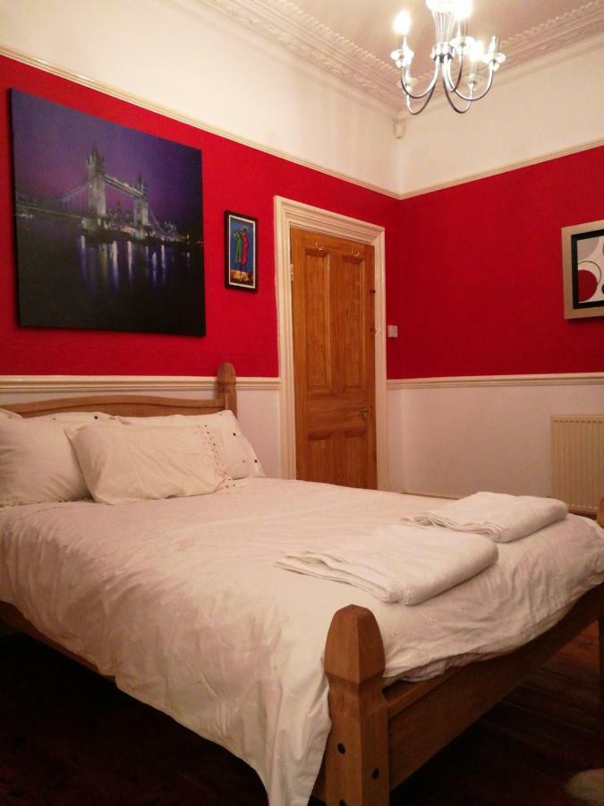 فندق كارديففي  Beautiful Victorian House المظهر الخارجي الصورة